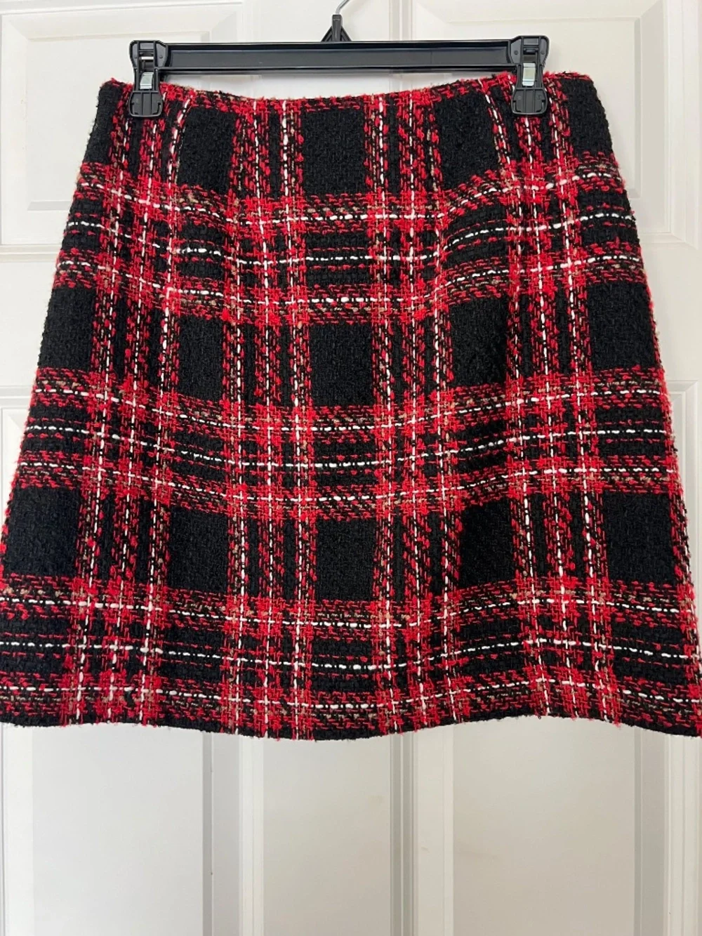 LOFT Red & Black Plaid Tweed Mini Skirt | Size 2 | Classic Fall Style